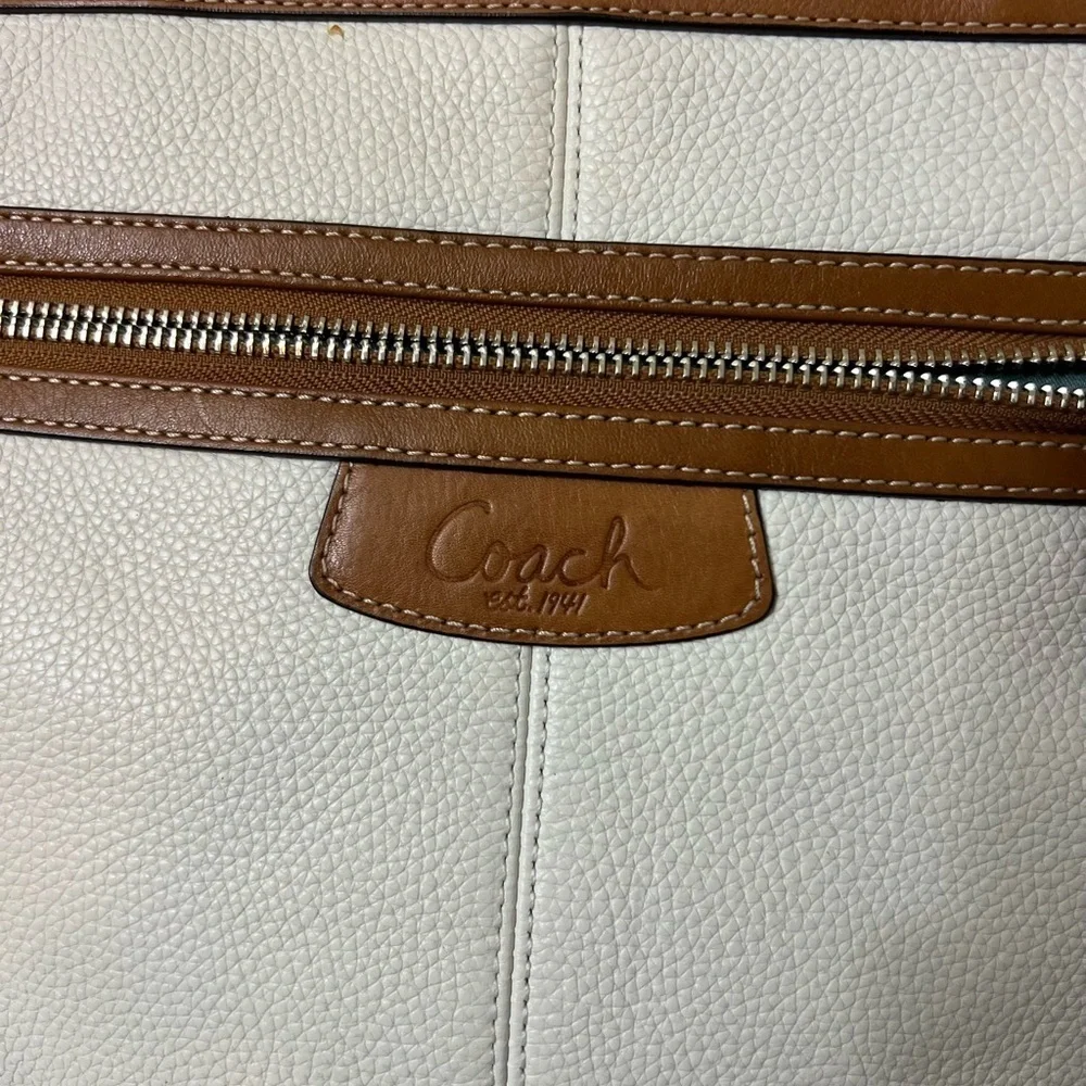 Rare Coach Authentic Penelope Purse F14683 White Cream & Brown Pebble Leather